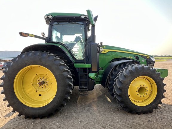 2023 John Deere 8R 250 Tractor