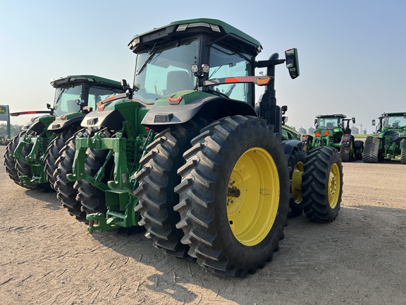 2023 John Deere 8R 250 Tractor