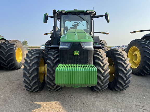 2023 John Deere 8R 250 Tractor