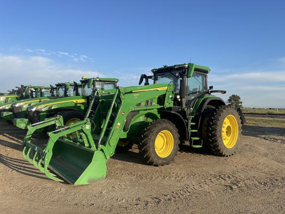 2023 John Deere 7R 210 Tractor