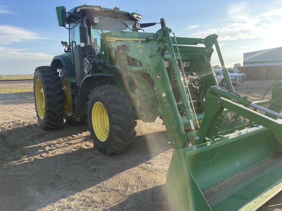 2023 John Deere 7R 210 Tractor