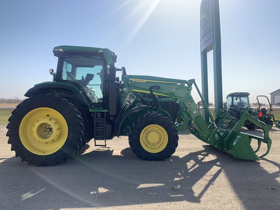 2023 John Deere 7R 210 Tractor