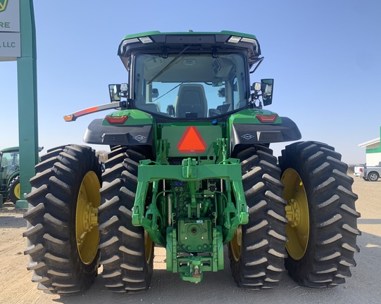 2023 John Deere 7R 210 Tractor