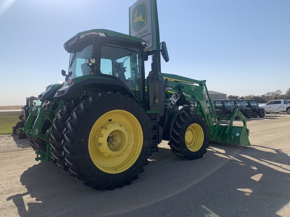 2023 John Deere 7R 210 Tractor