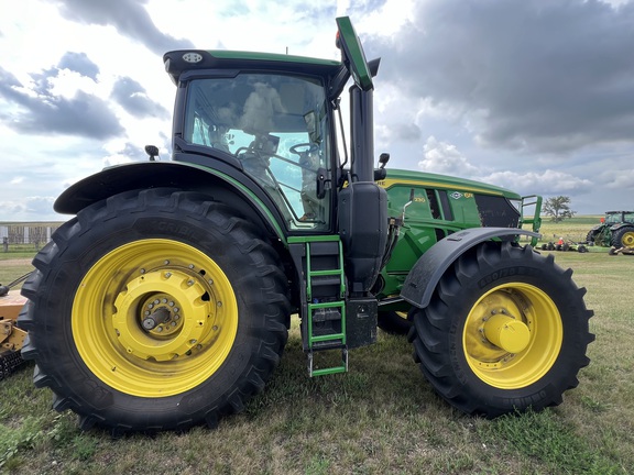 2023 John Deere 6R 230 Tractor