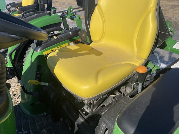 2022 John Deere 3033R Tractor Compact