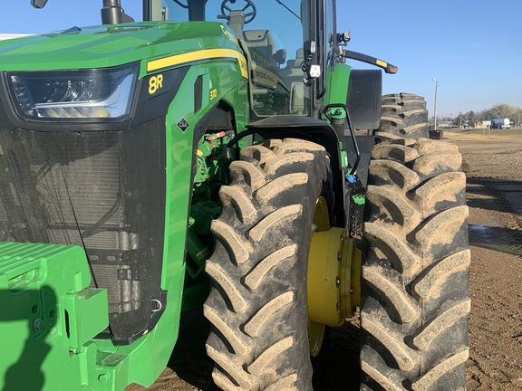 2023 John Deere 8R 370 Tractor