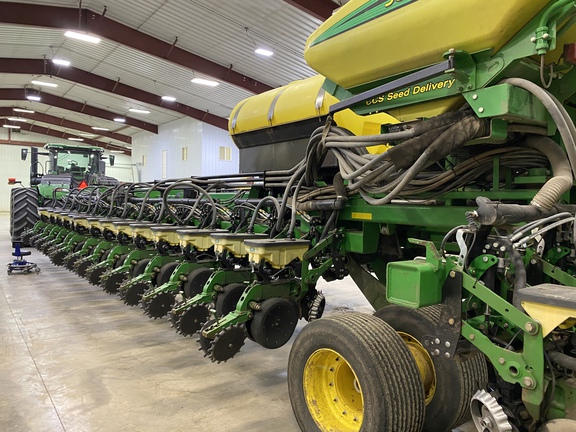 2008 John Deere DB90 Planter