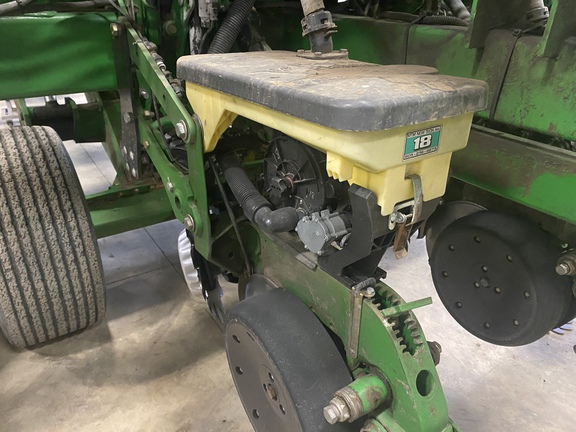 2008 John Deere DB90 Planter