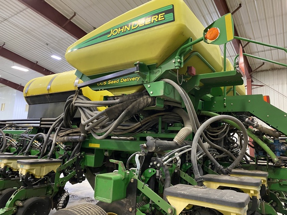 2008 John Deere DB90 Planter