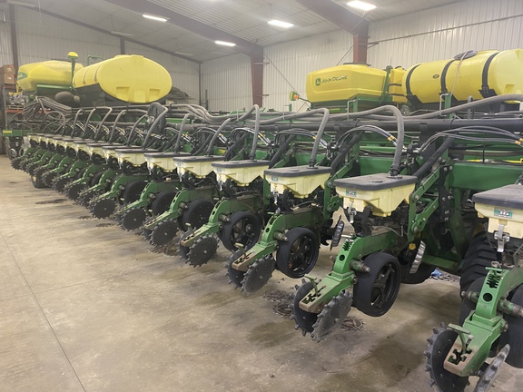 2008 John Deere DB90 Planter