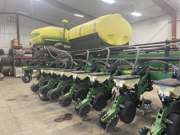 2008 John Deere DB90 Planter