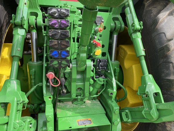 2023 John Deere 8R 370 Tractor