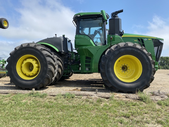 2023 John Deere 9R 590 Tractor 4WD