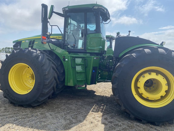 2023 John Deere 9R 640 Tractor 4WD