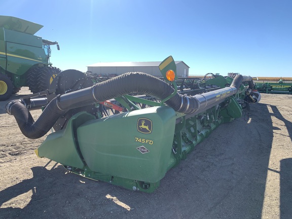 2020 John Deere 745FD Header Combine