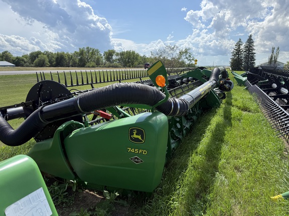 2020 John Deere 745FD Header Combine