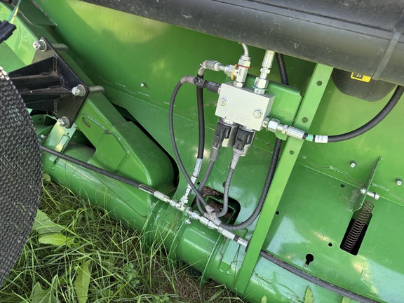 2020 John Deere 745FD Header Combine