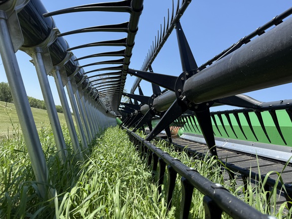 2020 John Deere 745FD Header Combine