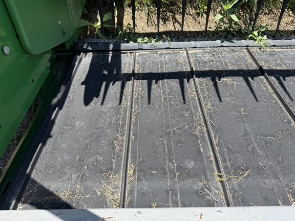 2020 John Deere 745FD Header Combine