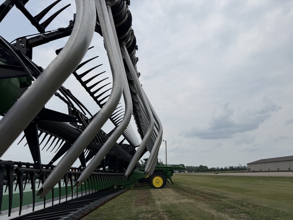 2020 John Deere 745FD Header Combine