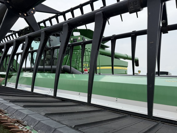 2020 John Deere 745FD Header Combine