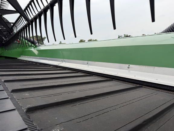2020 John Deere 745FD Header Combine