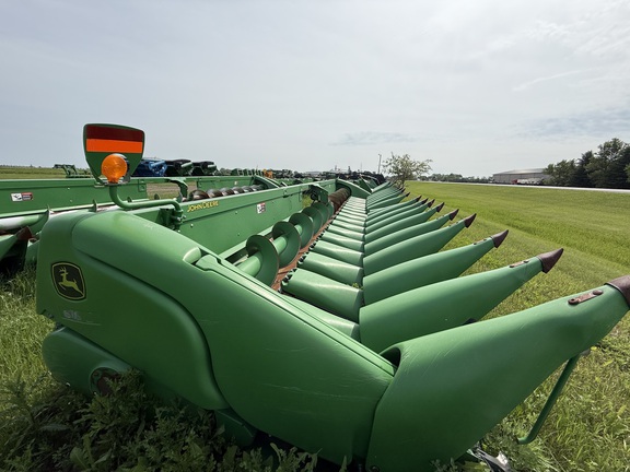 2013 John Deere 618C STALKMASTER Header Corn Head