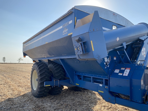 2004 Kinze 1050 Grain Cart