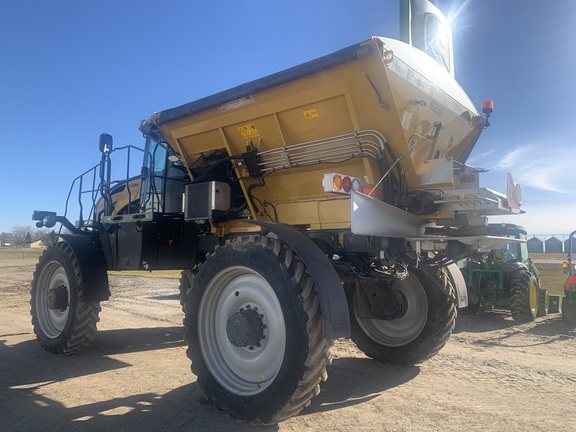 2018 RoGator RG1100C Sprayer/High Clearance