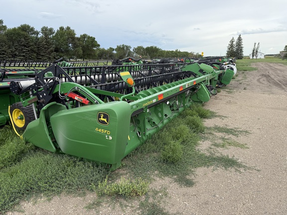 2015 John Deere 645FD Header Combine
