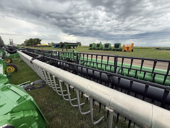 2015 John Deere 645FD Header Combine
