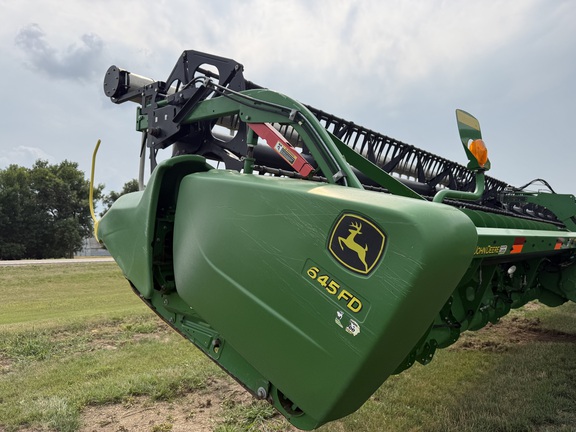 2015 John Deere 645FD Header Combine