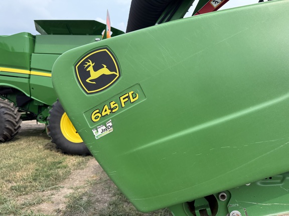 2015 John Deere 645FD Header Combine