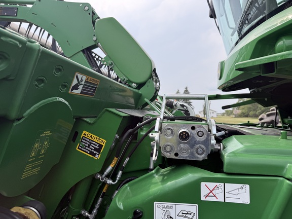 2015 John Deere 645FD Header Combine