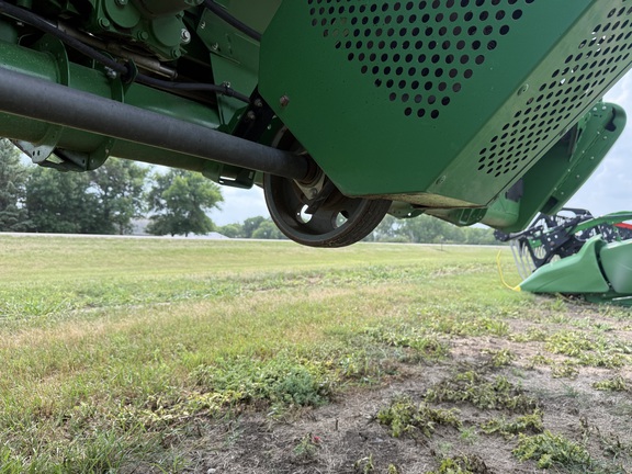 2015 John Deere 645FD Header Combine