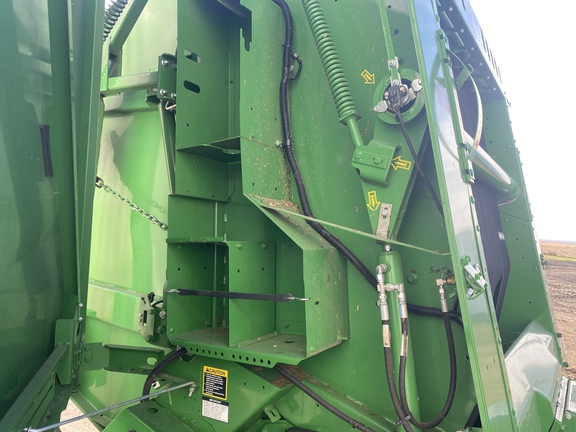 2020 John Deere 560M Baler/Round