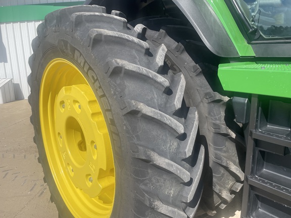 2023 John Deere 8R 370 Tractor