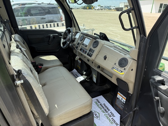 2022 John Deere XUV 835R ATV