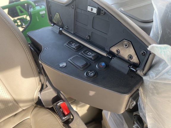 2024 John Deere 9R 640 Tractor 4WD