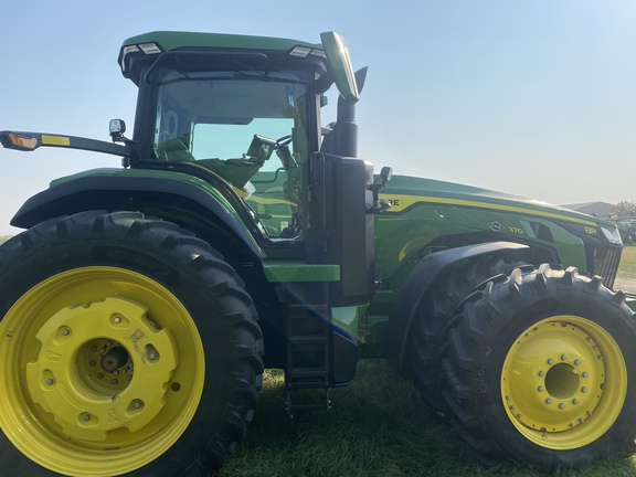 2024 John Deere 8R 370 Tractor