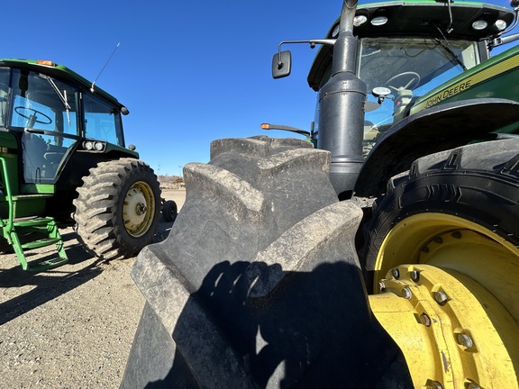 2014 John Deere 8370R Tractor