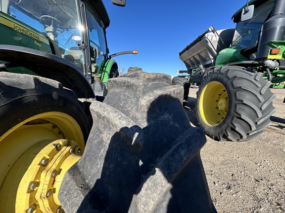 2014 John Deere 8370R Tractor