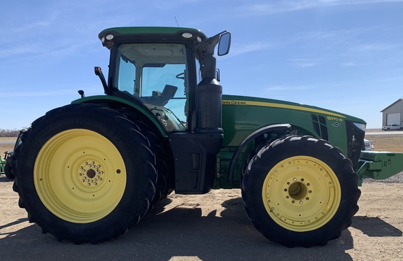2014 John Deere 8370R Tractor