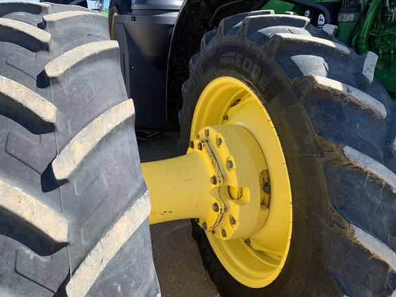 2014 John Deere 8370R Tractor