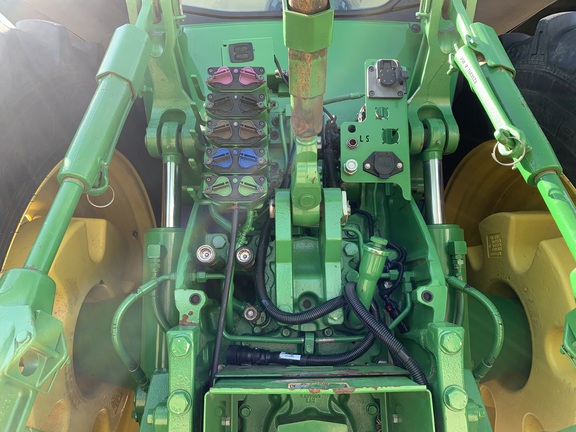 2014 John Deere 8370R Tractor