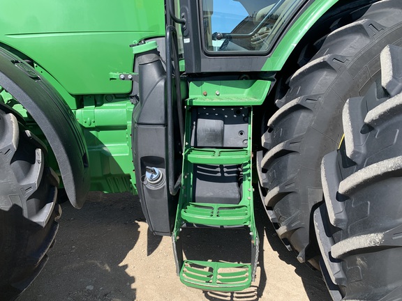 2014 John Deere 8370R Tractor