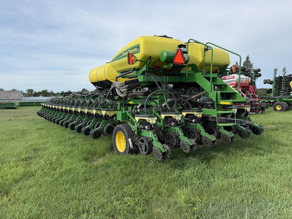 2012 John Deere DB90 Planter
