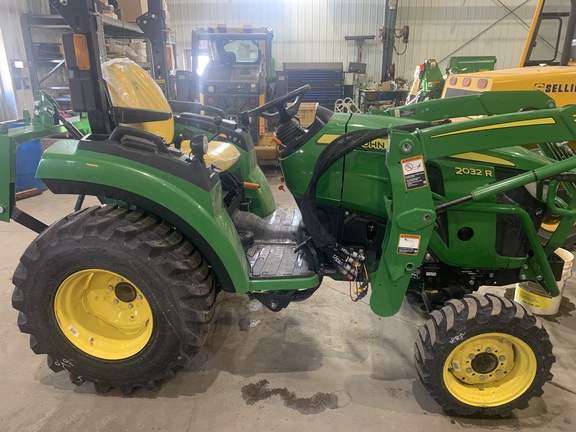 2024 John Deere 2032R Tractor Compact