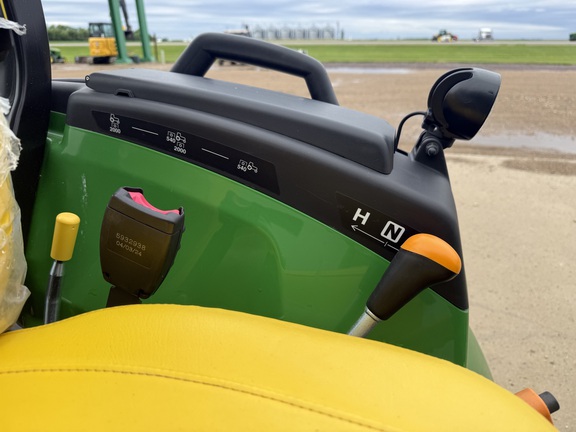 2024 John Deere 2032R Tractor Compact